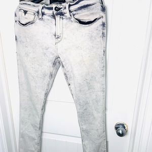 Guess stretchy jeans size 28x32 skinny